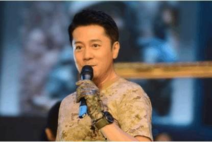 蔡国庆爆料儿子糗事视频,萌态十足引网友热议