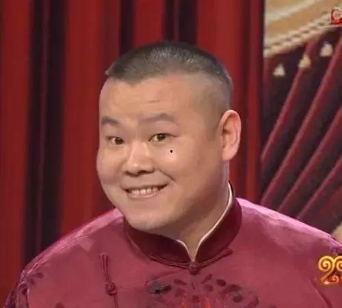 岳云鹏爆料没吃饭的视频,饭局上的“尴尬”瞬间，没吃饭成焦点！